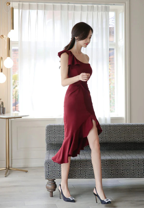 One-Shoulder Ruffle Hem Midi Dress with Fishtail – Modern Elegance