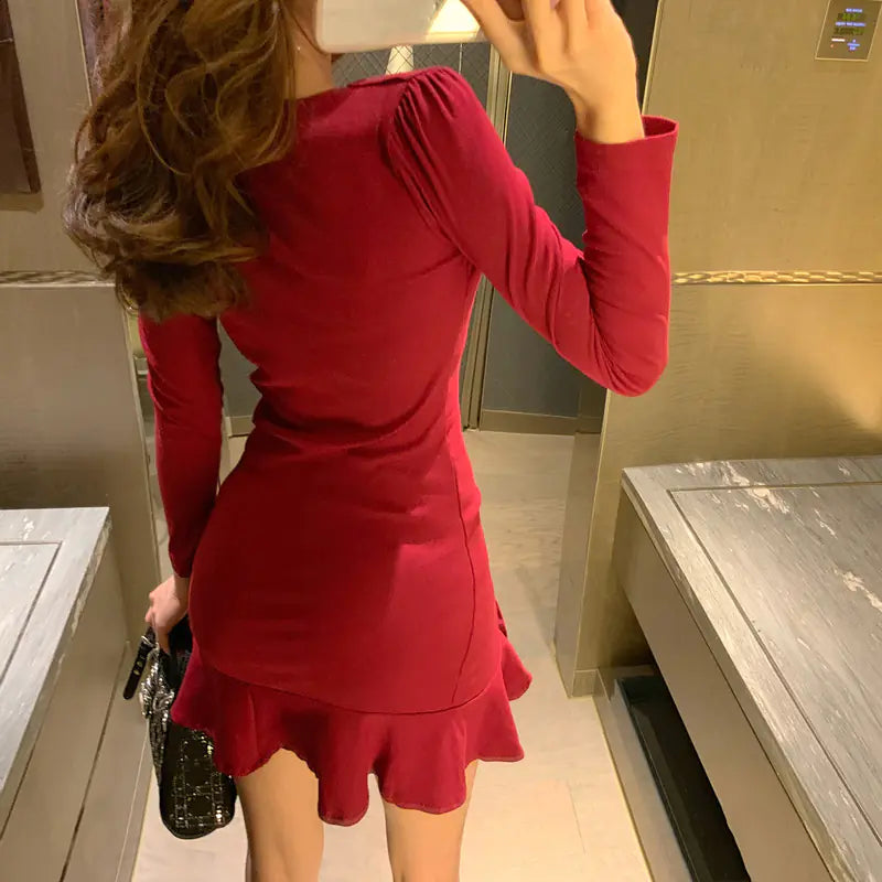 V-Neck Long Sleeve Slim Fit Mermaid Dress – Elegant Confidence