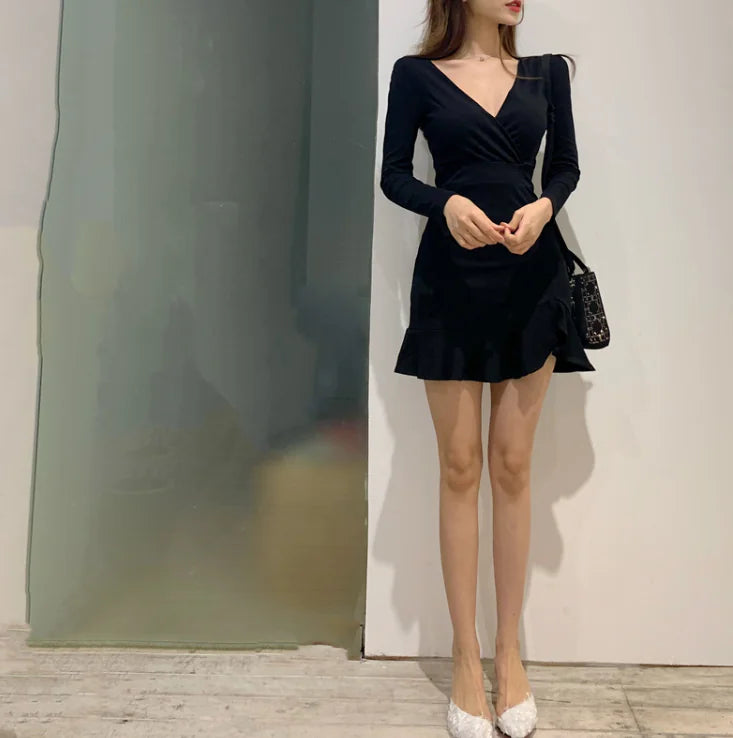 V-Neck Long Sleeve Slim Fit Mermaid Dress – Elegant Confidence