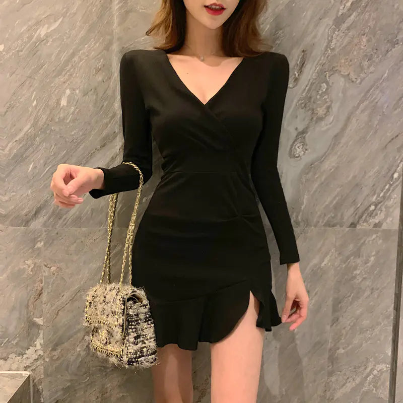 V-Neck Long Sleeve Slim Fit Mermaid Dress – Elegant Confidence